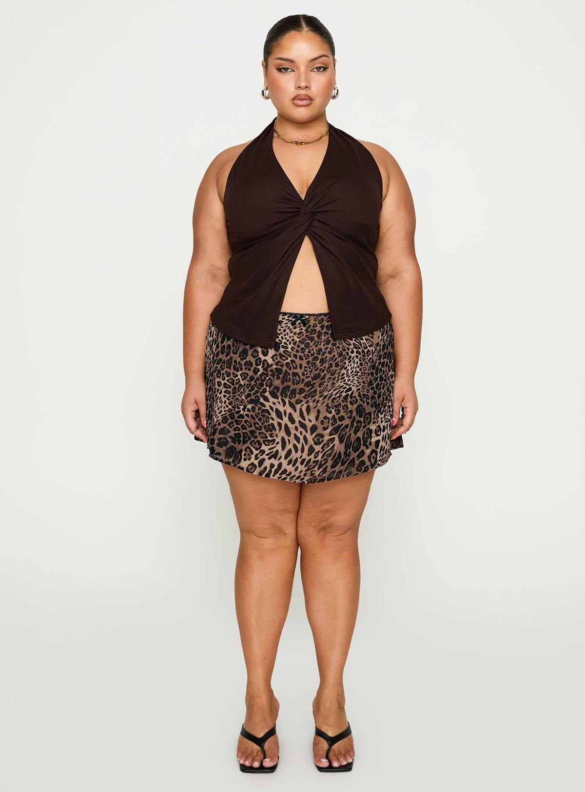 No Hard Feelings Twist Top Brown Curve