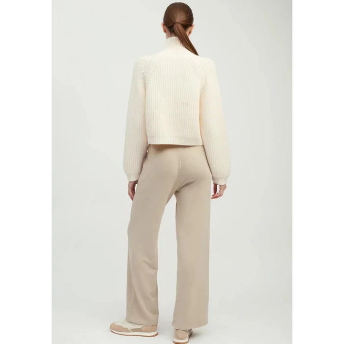 Pocket Detailed Crop Knit Jacket