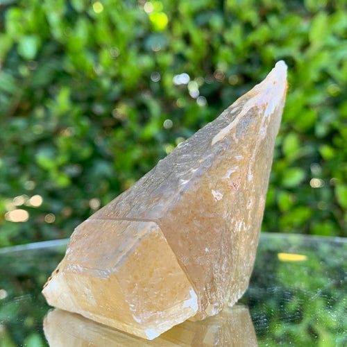 148.0g 9x5x5cm Gold Yellow Honey Calcite from China