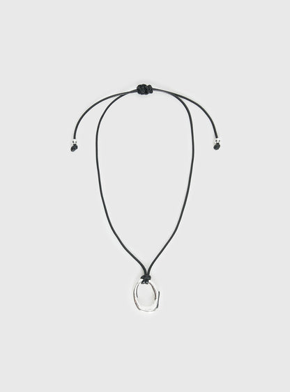 Star Quality Pendant Necklace Black / Silver