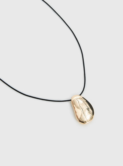 Prominent Pendant Necklace Gold