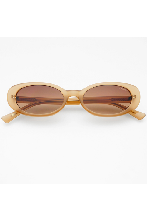 Mimi, Sand