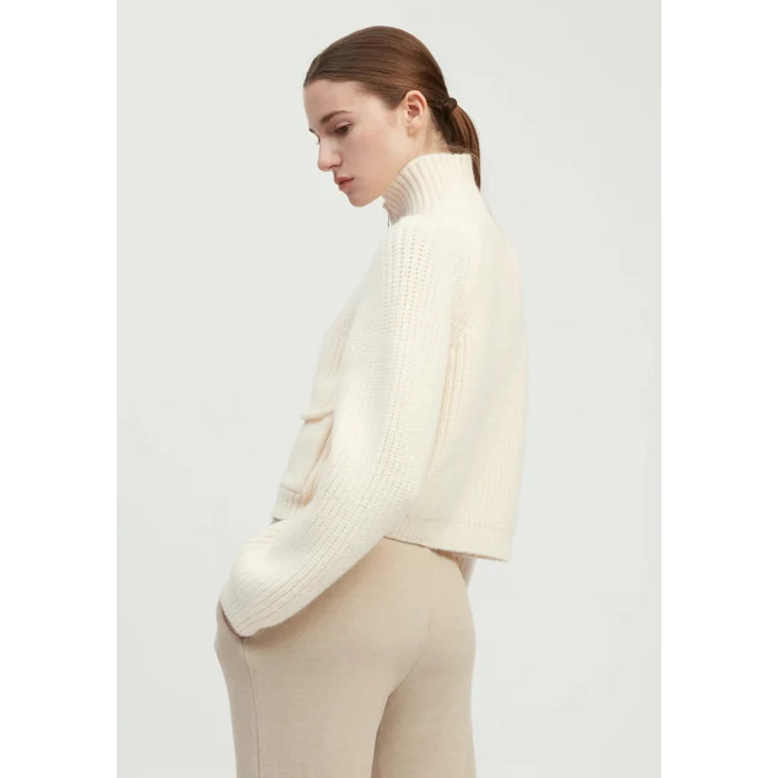 Pocket Detailed Crop Knit Jacket